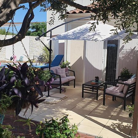 Bed and Breakfast Le Petit Coin De Provence Beaucaire  Exterior foto